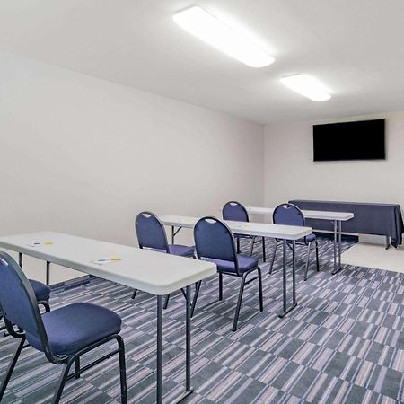 Days Inn And Suites By Wyndham Oxford Exteriér fotografie