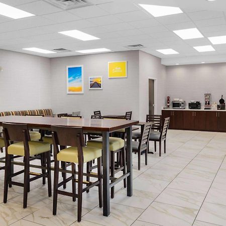 Days Inn And Suites By Wyndham Oxford Exteriér fotografie