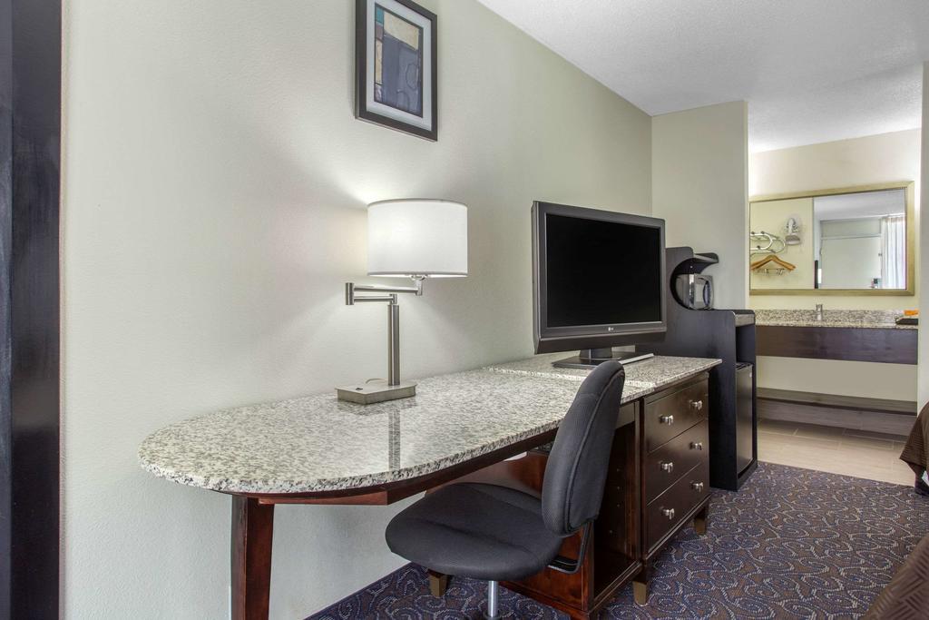 Days Inn And Suites By Wyndham Oxford Exteriér fotografie