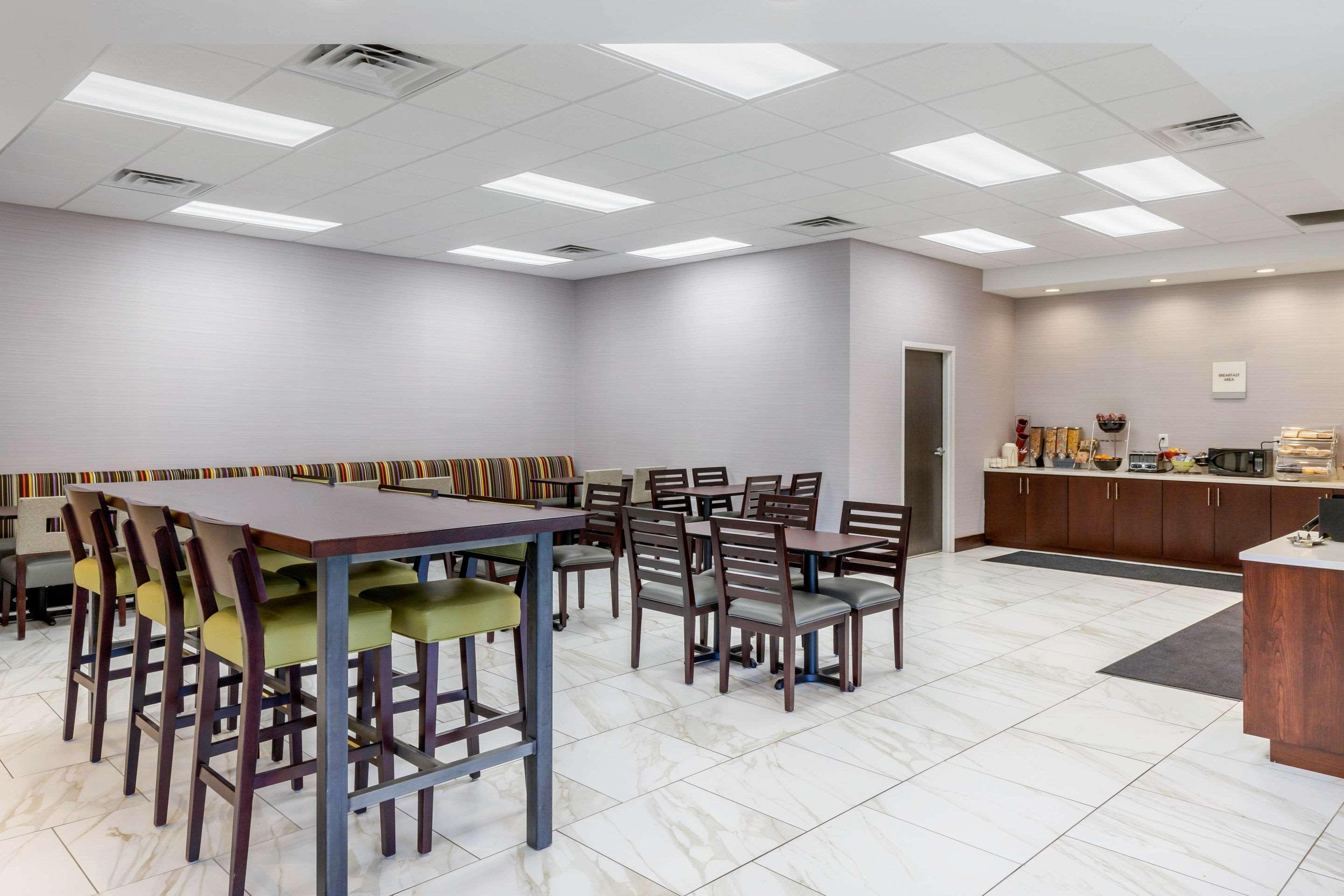 Days Inn And Suites By Wyndham Oxford Exteriér fotografie