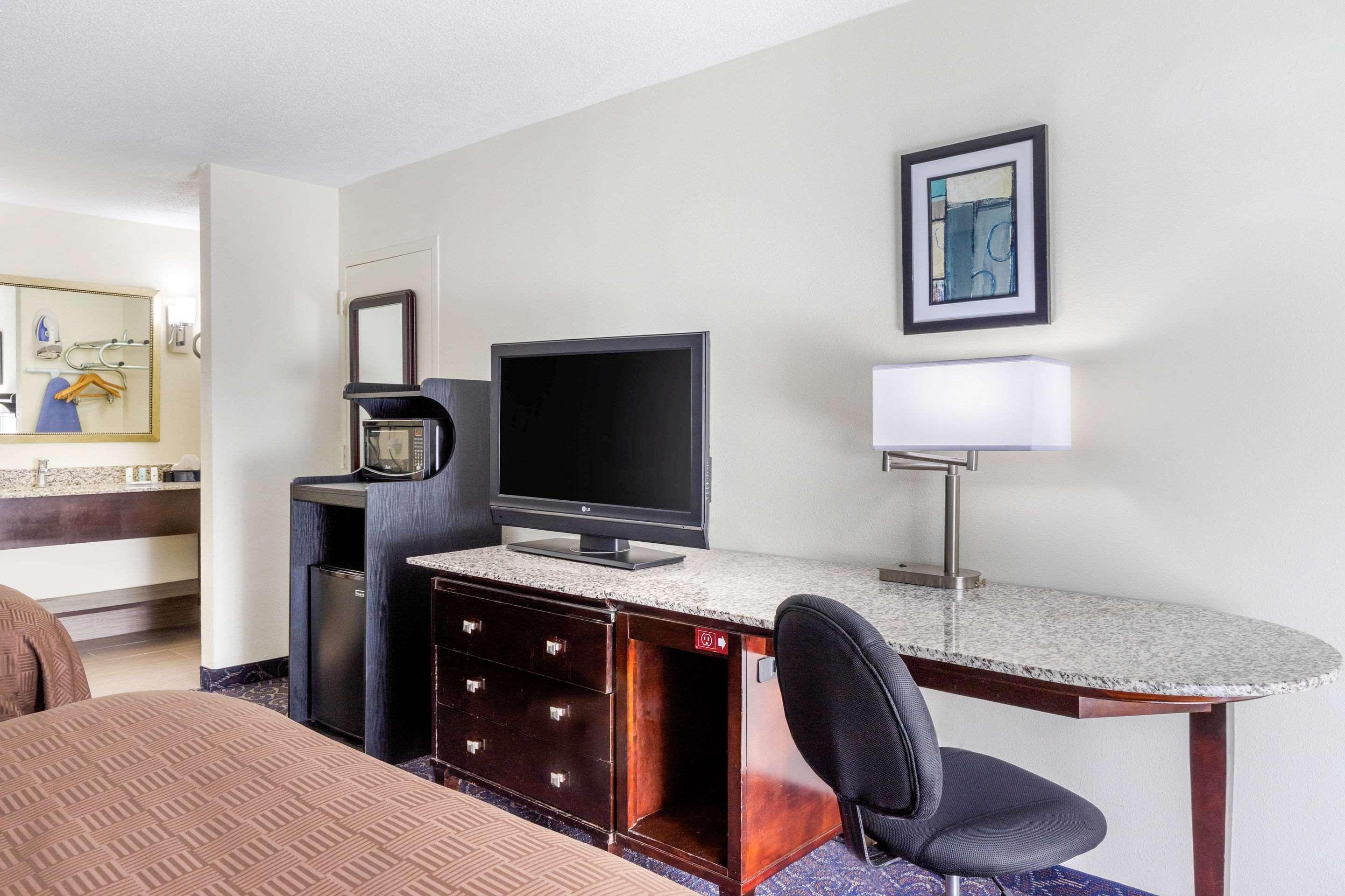 Days Inn And Suites By Wyndham Oxford Exteriér fotografie