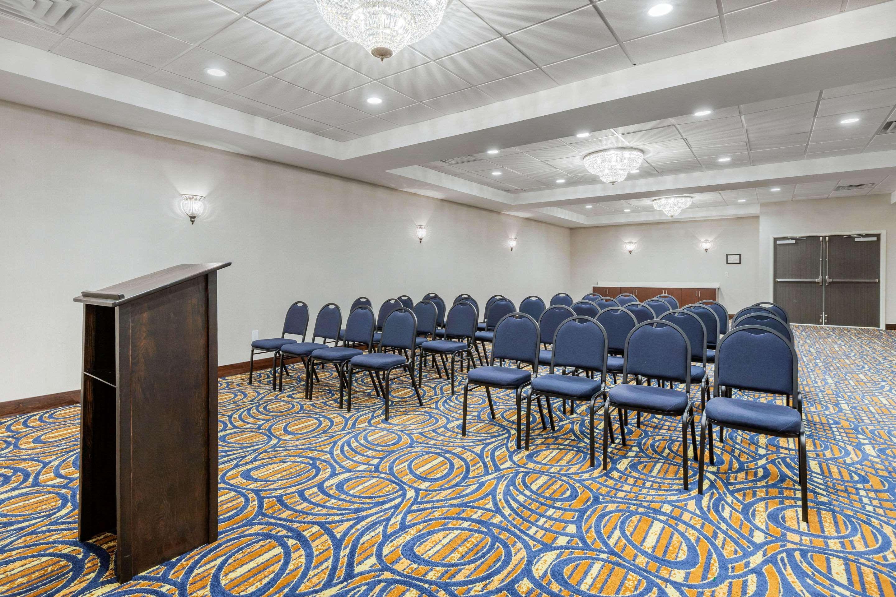 Days Inn And Suites By Wyndham Oxford Exteriér fotografie