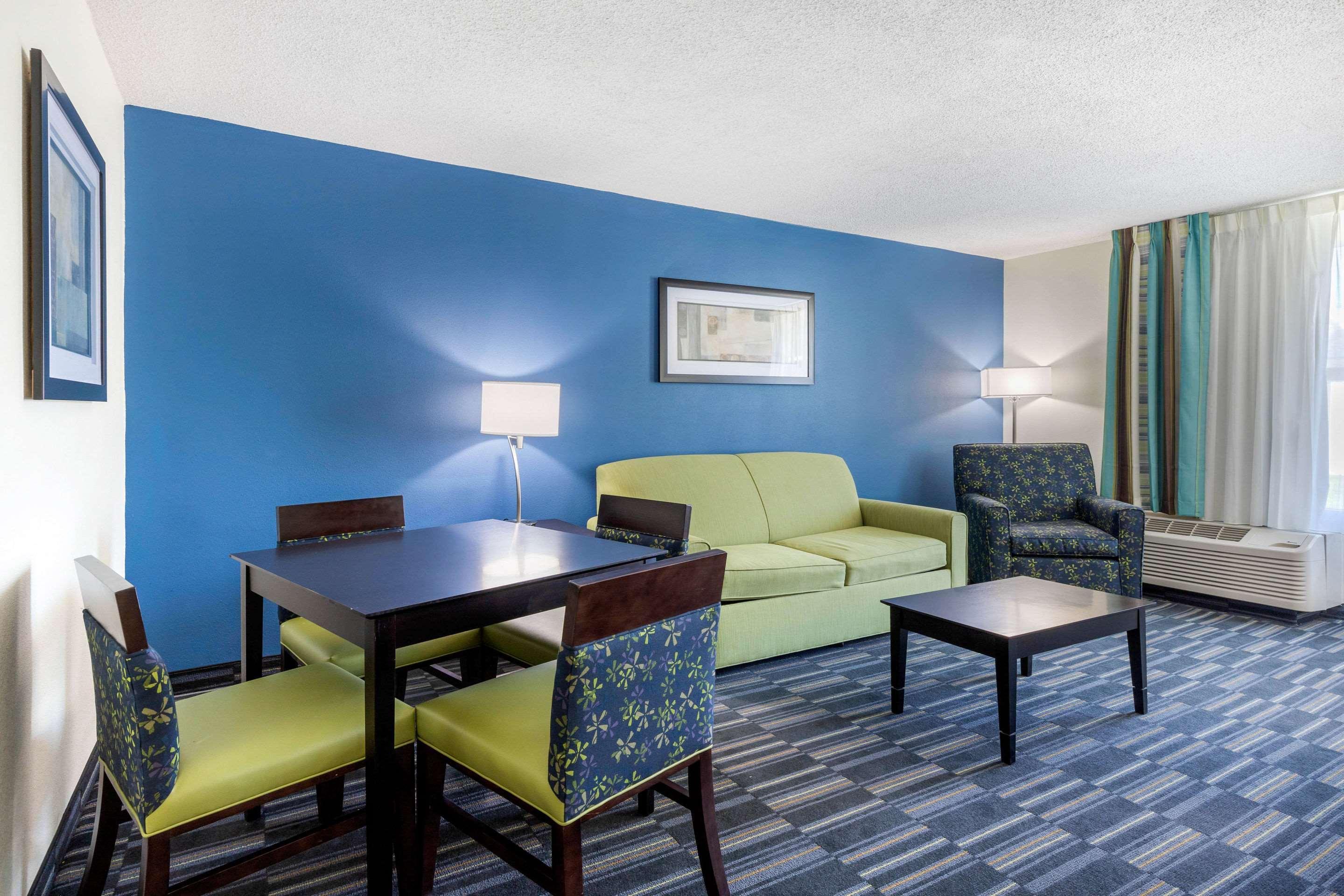 Days Inn And Suites By Wyndham Oxford Exteriér fotografie