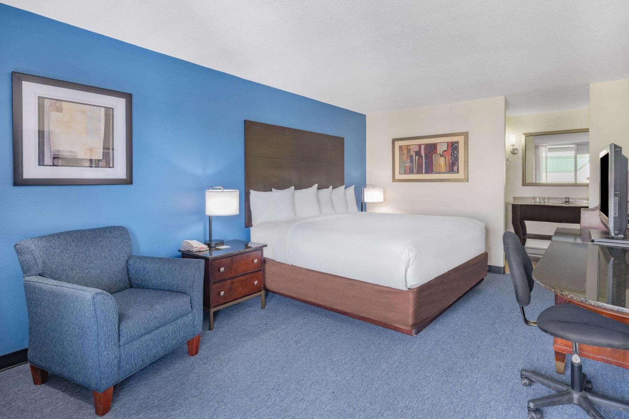 Days Inn And Suites By Wyndham Oxford Exteriér fotografie