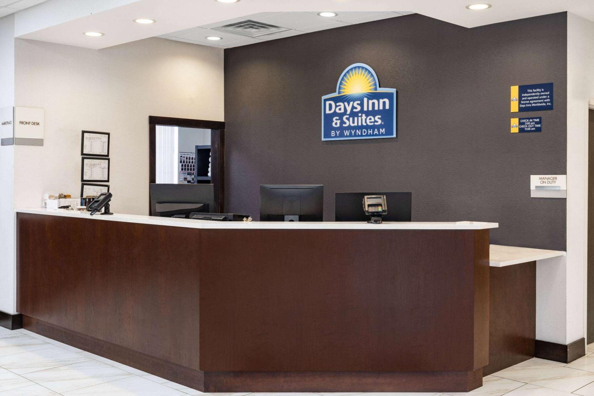 Days Inn And Suites By Wyndham Oxford Exteriér fotografie