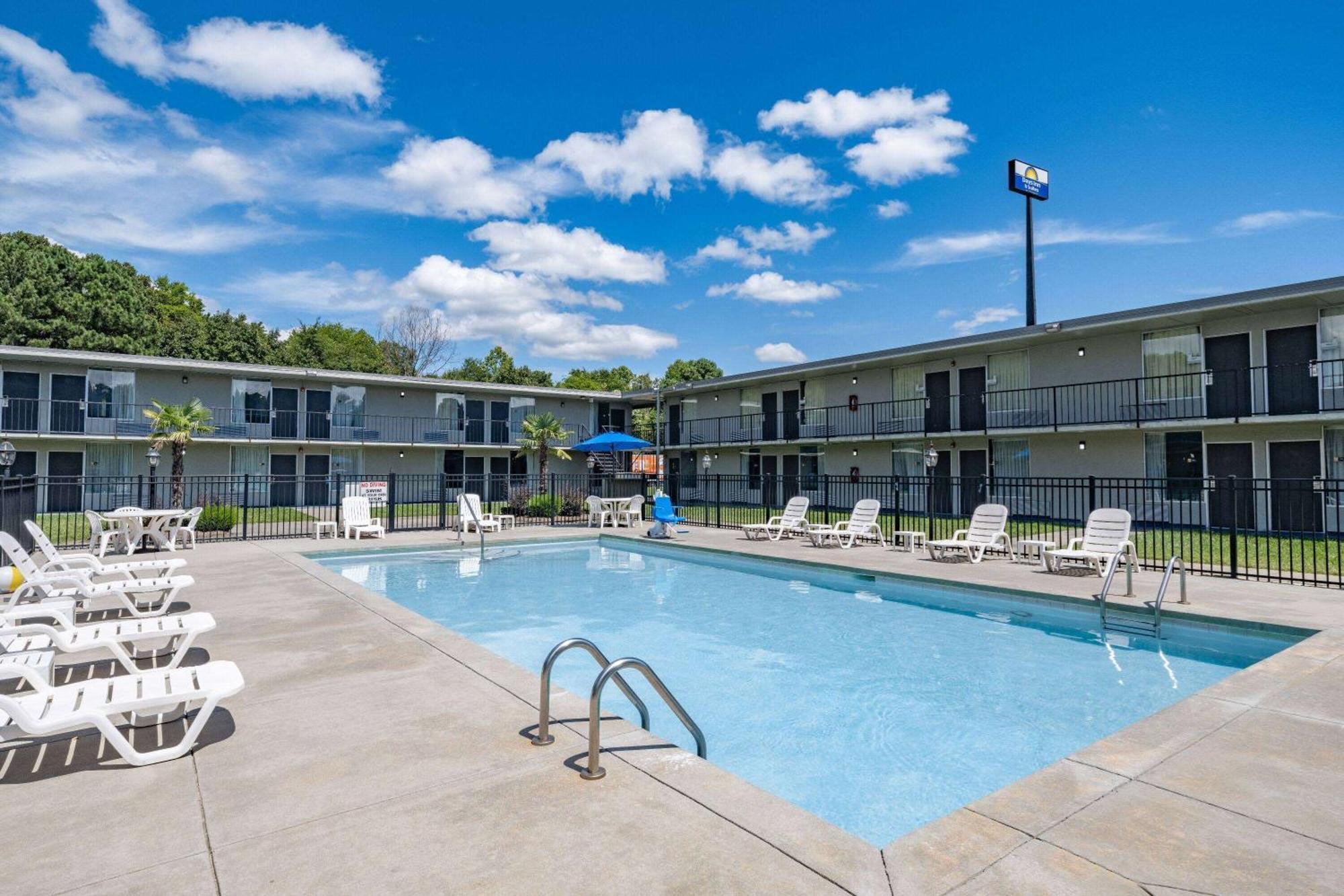 Days Inn And Suites By Wyndham Oxford Exteriér fotografie